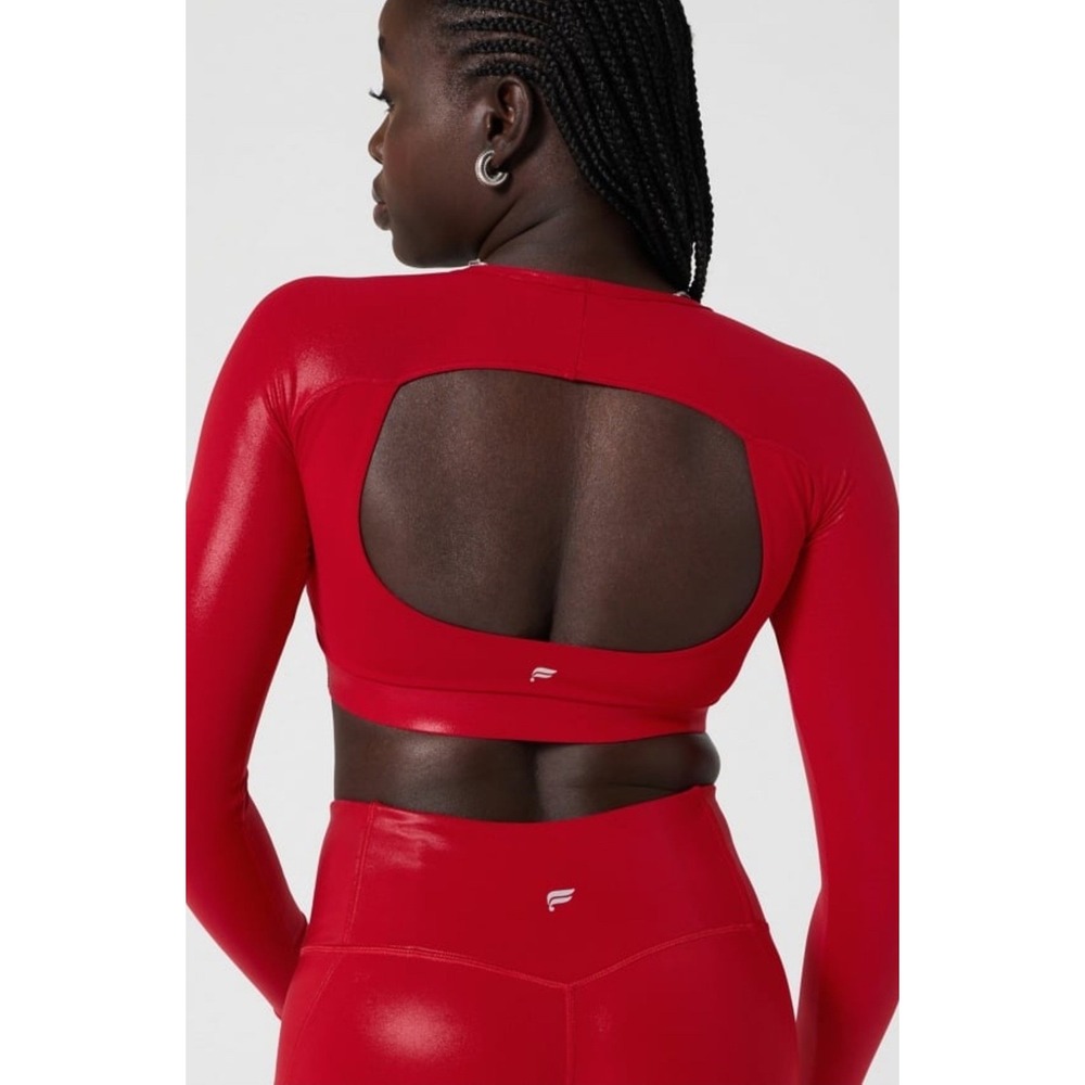 Fabletics Built-In Bra Long-Sleeve‎ Crop Top Red NEW Shiny Cut Out Women's Large